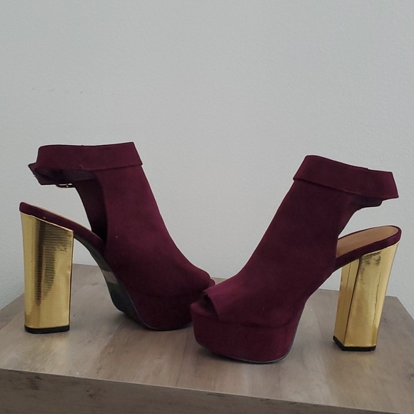 Charlotte Russe Shoes - Charlotte russe Faux suede peep toe excellent 9